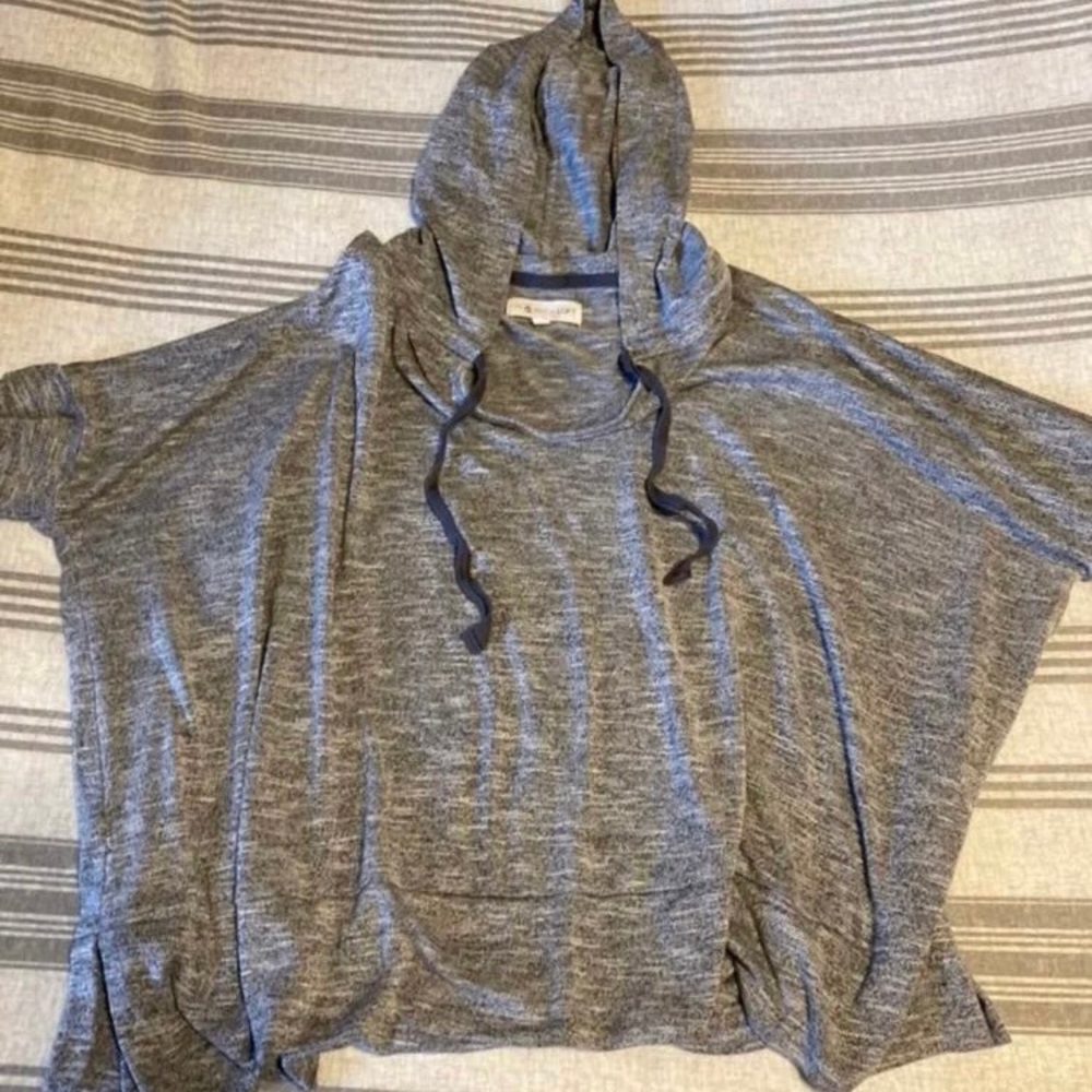 Lou & Grey Hoodie Size Medium